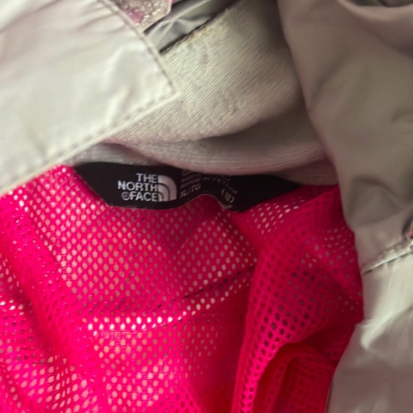 north face windbreaker - Picture 3 of 3